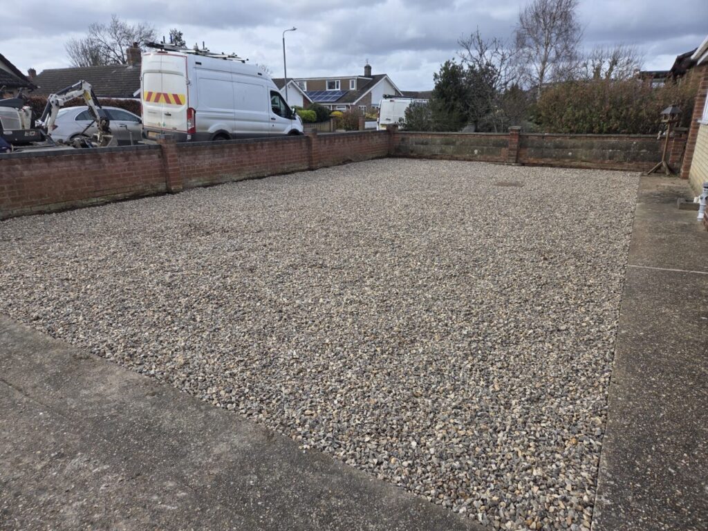 Driveway that has been finished with high-quality 20mm gravel